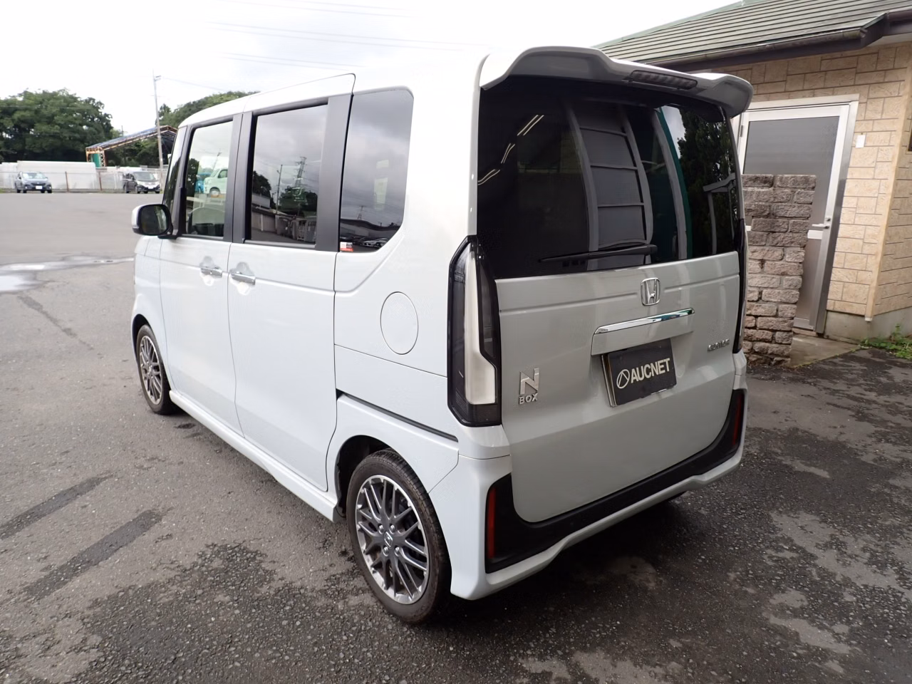 HONDA N-BOX
