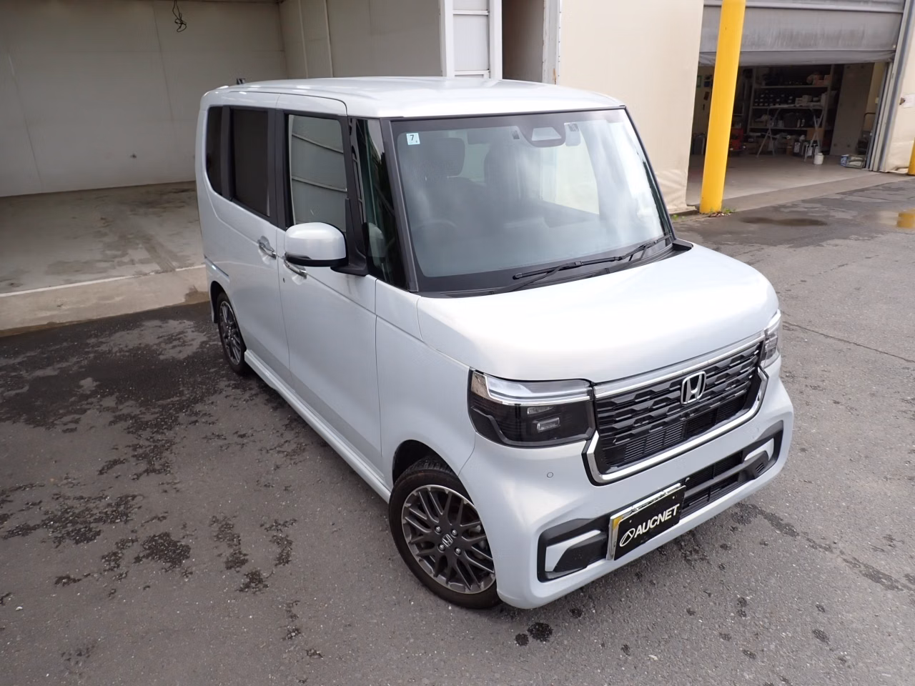 HONDA N-BOX
