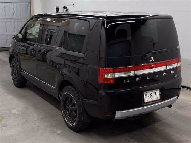 MITSUBISHI DELICA D:5