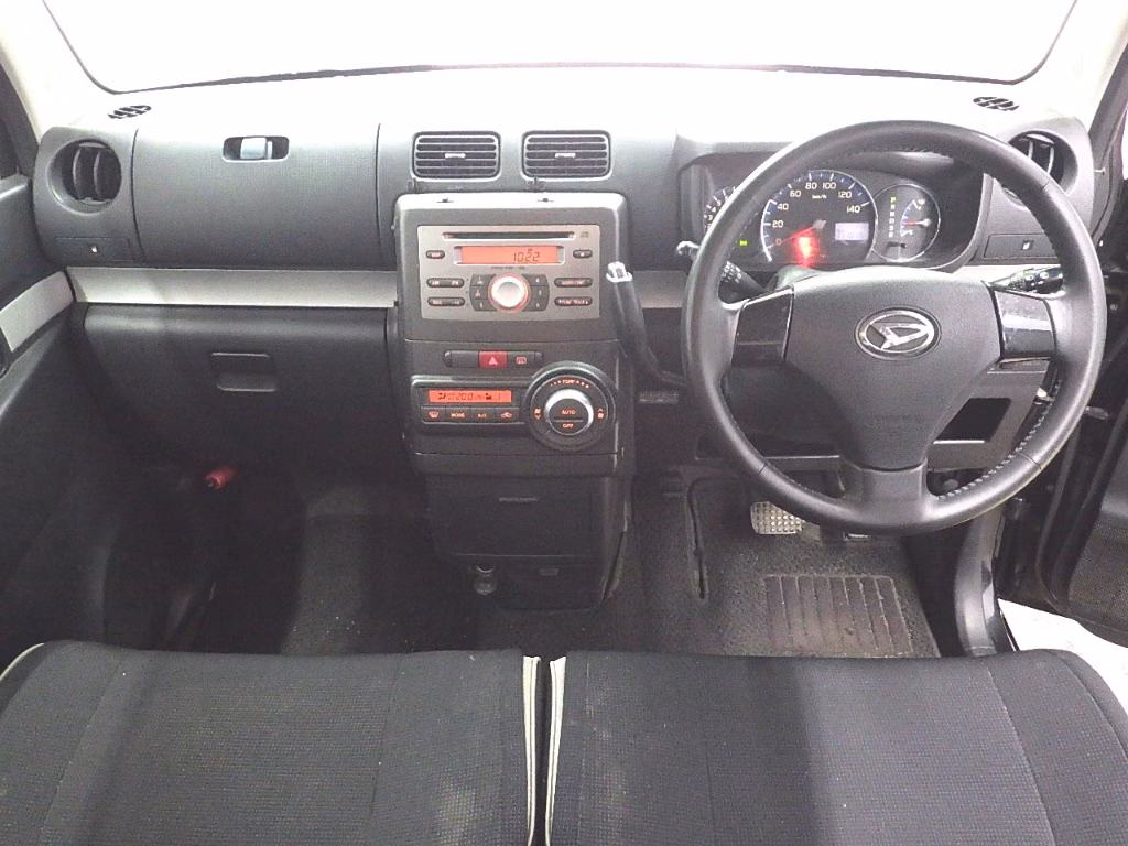 DAIHATSU MOVE CONTE