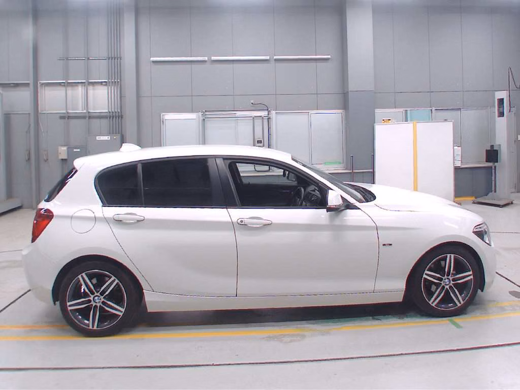 BMW 1-SERIES