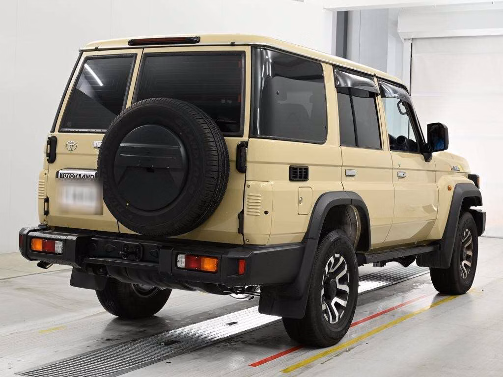 TOYOTA LAND CRUISER