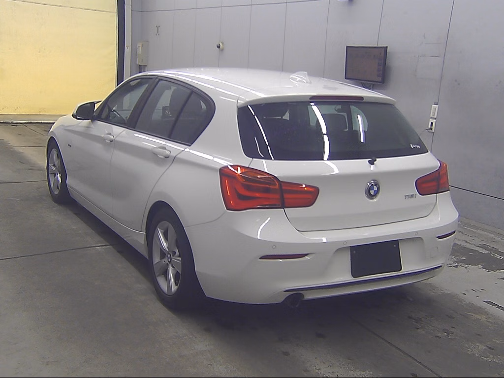 BMW 1-SERIES