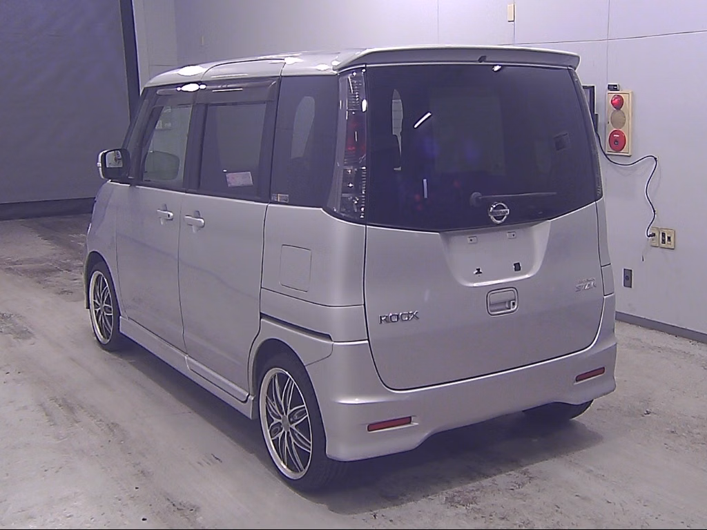 NISSAN ROOX