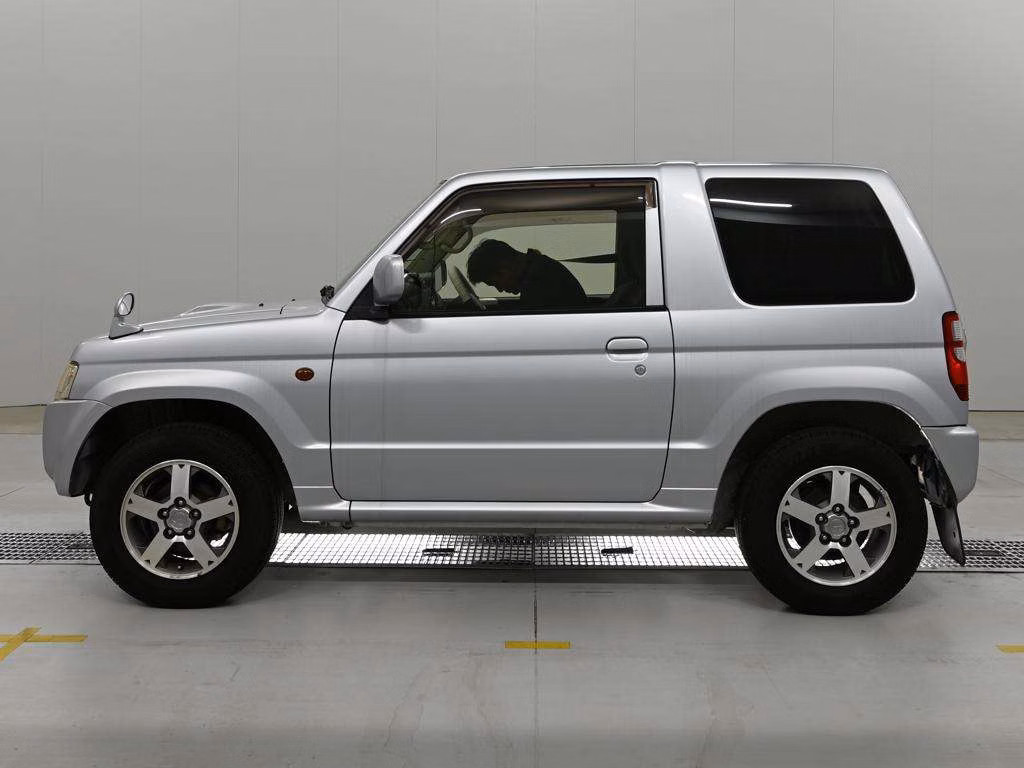 MITSUBISHI PAJERO MINI
