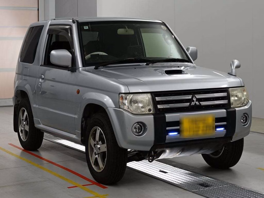 MITSUBISHI PAJERO MINI