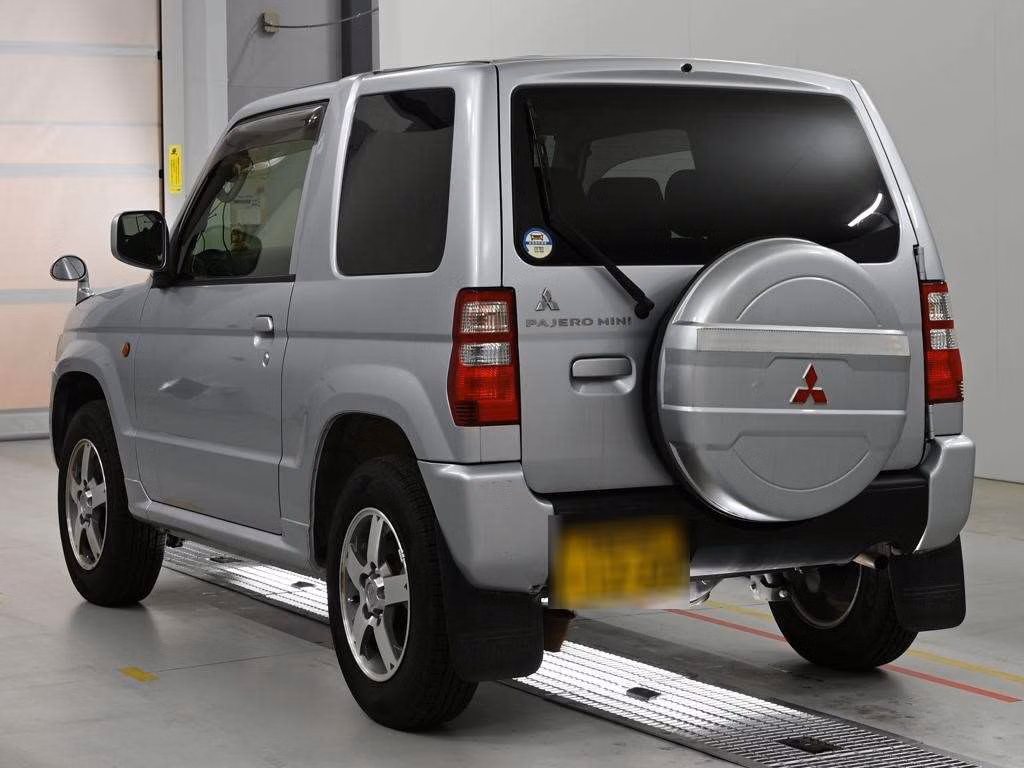 MITSUBISHI PAJERO MINI