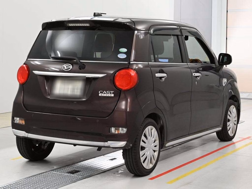 DAIHATSU CAST
