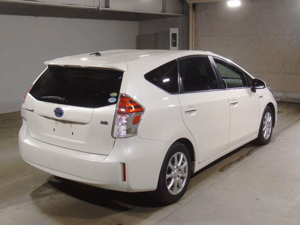 TOYOTA PRIUS ALPHA