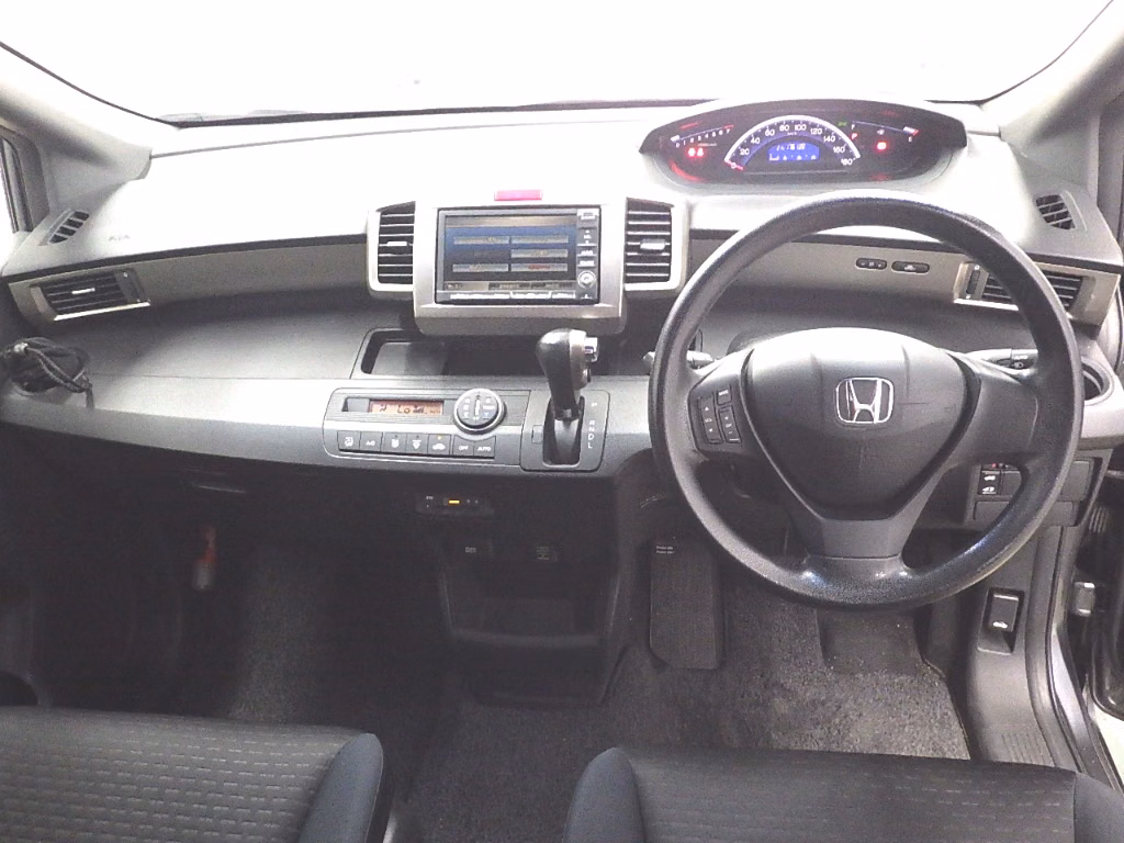 HONDA FREED SPIKE