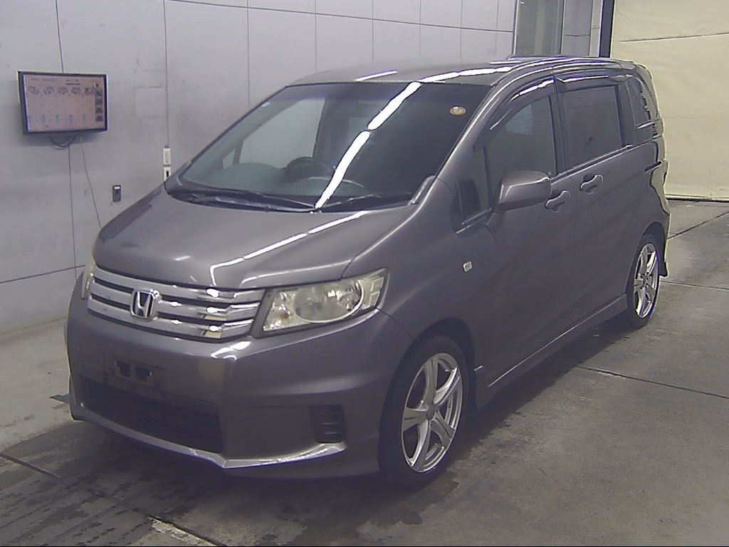 HONDA FREED SPIKE