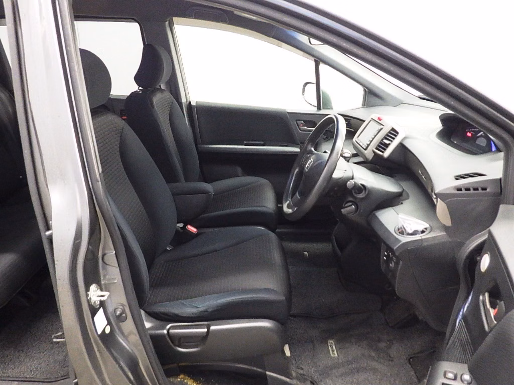 HONDA FREED SPIKE