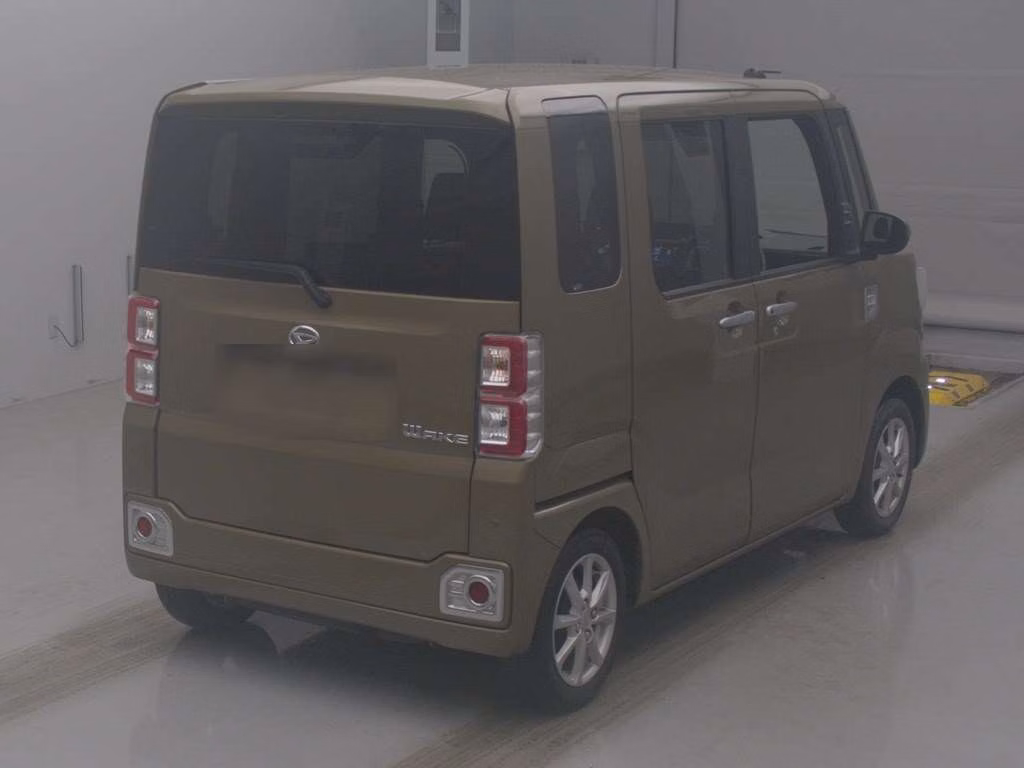 DAIHATSU WAKE