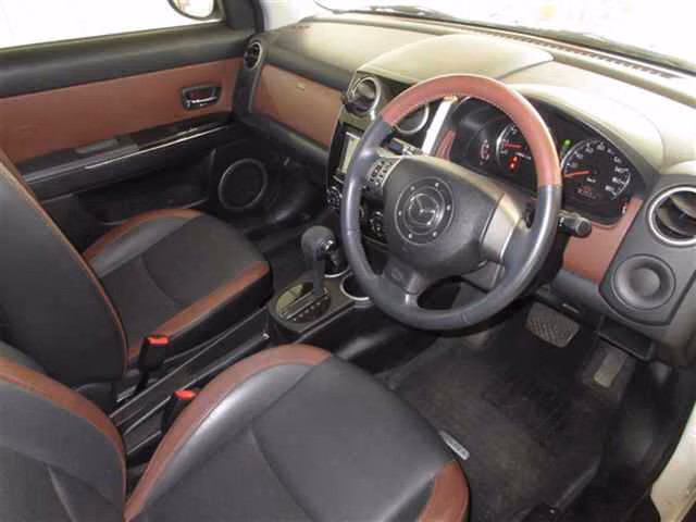 MAZDA VERISA