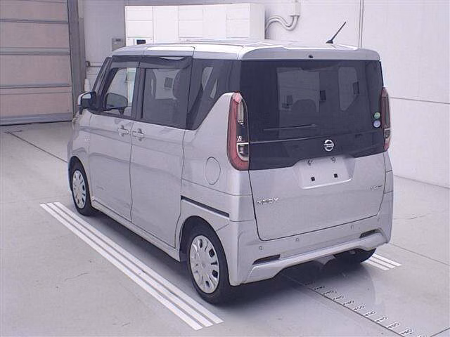 NISSAN ROOX