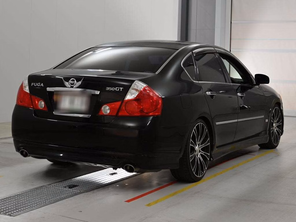 NISSAN FUGA