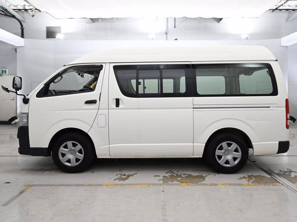 TOYOTA REGIUS ACE