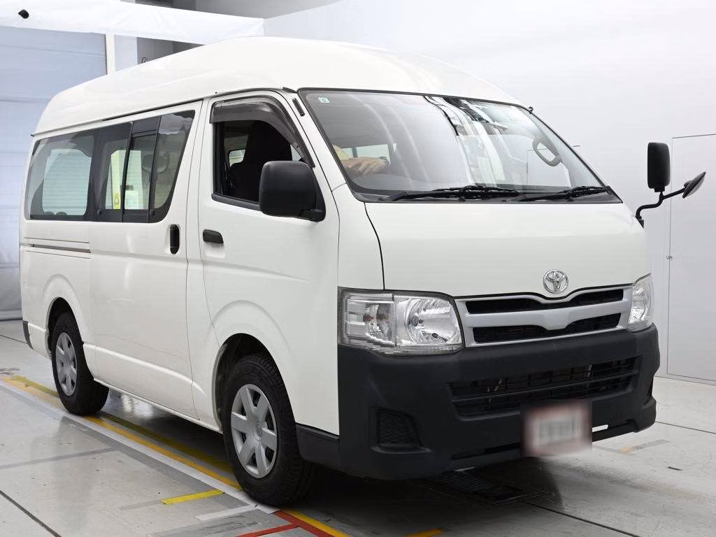 TOYOTA REGIUS ACE