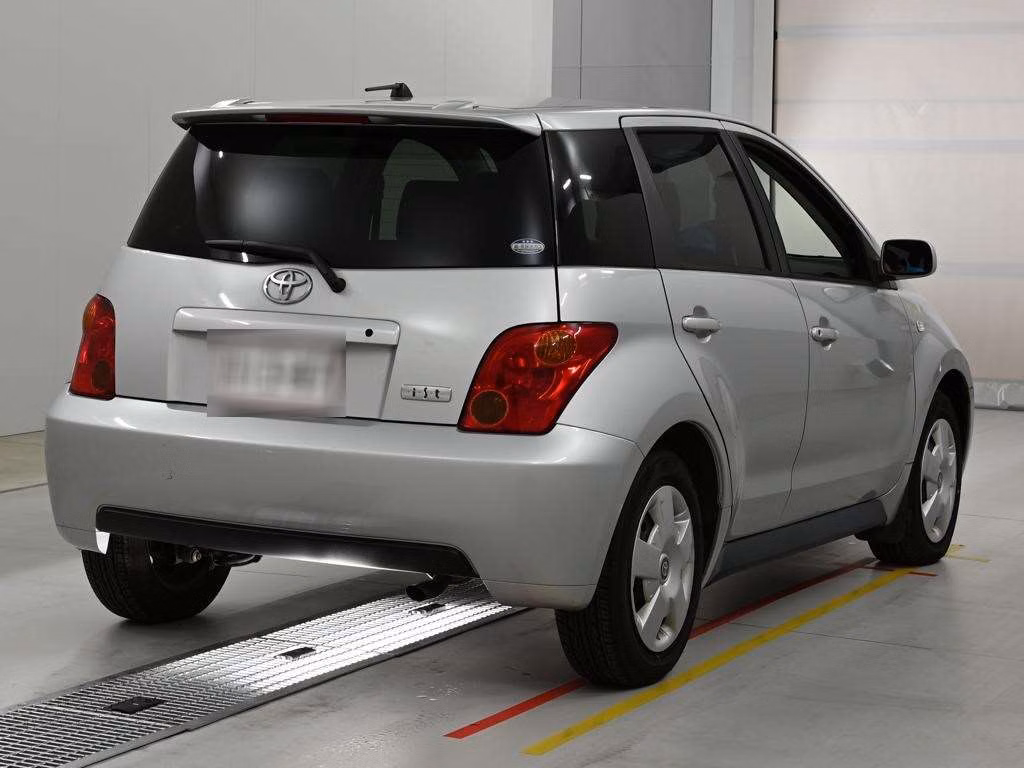 TOYOTA IST