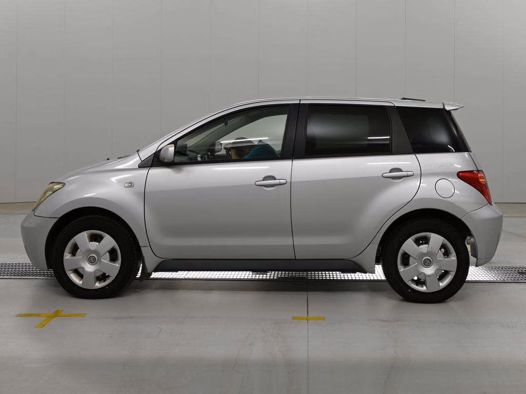 TOYOTA IST