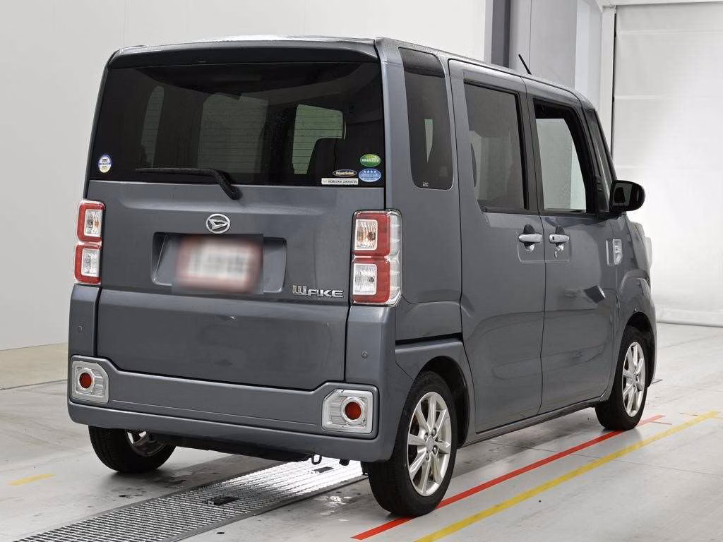DAIHATSU WAKE