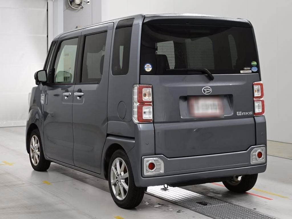 DAIHATSU WAKE