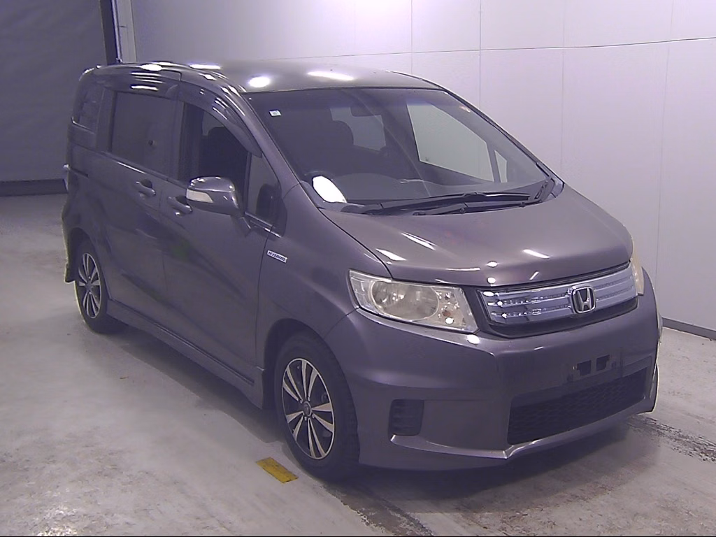 HONDA FREED SPIKE