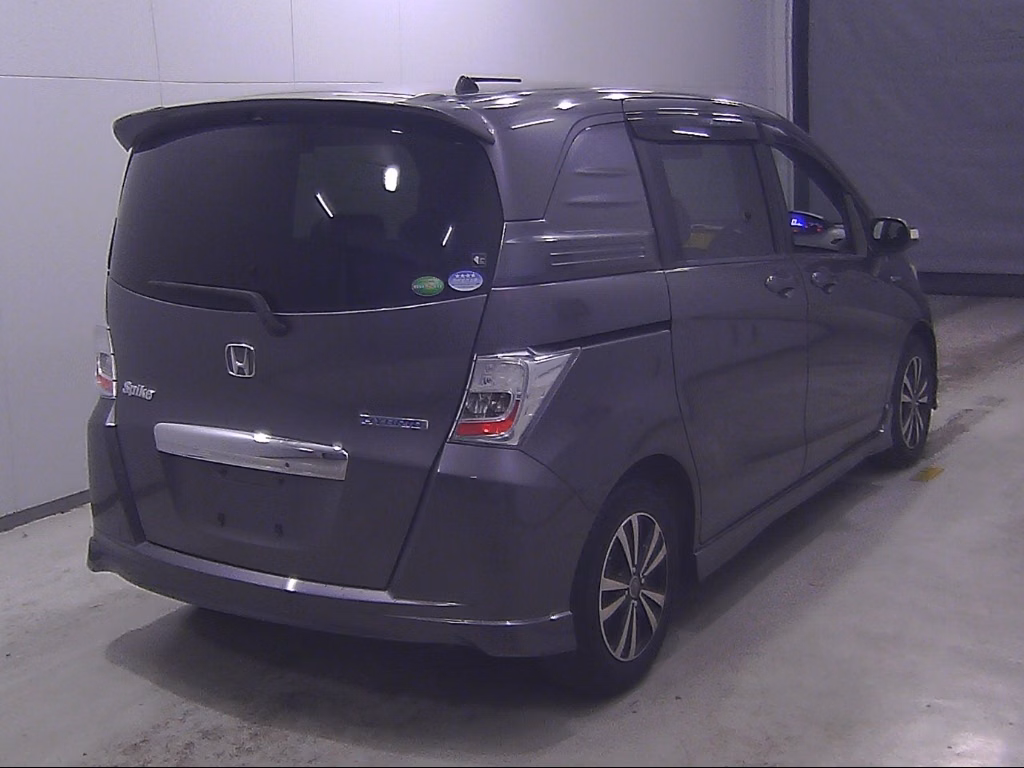 HONDA FREED SPIKE