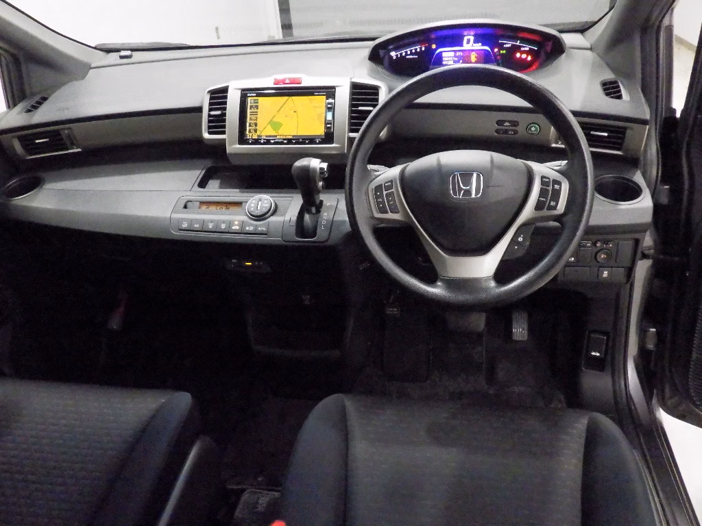 HONDA FREED SPIKE