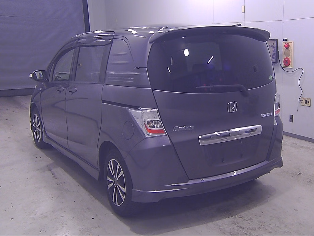 HONDA FREED SPIKE
