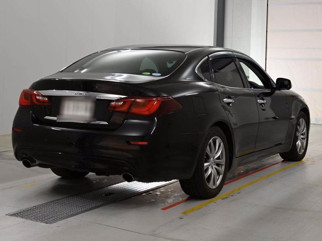 NISSAN FUGA