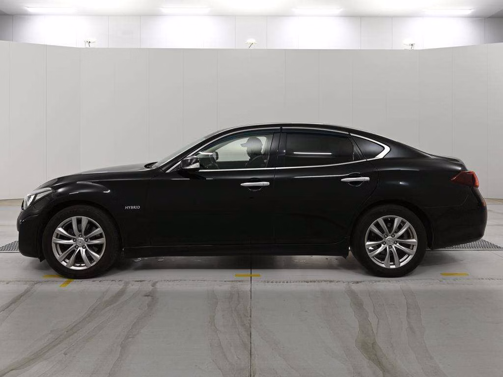 NISSAN FUGA