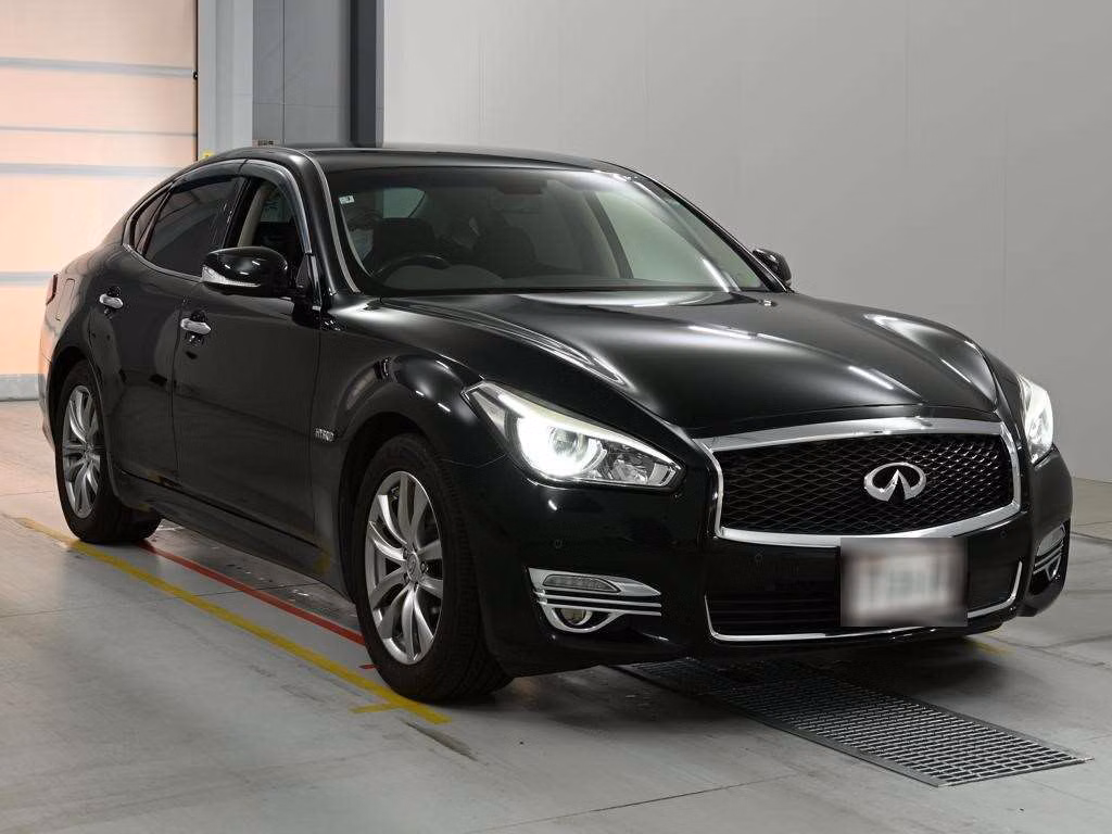 NISSAN FUGA