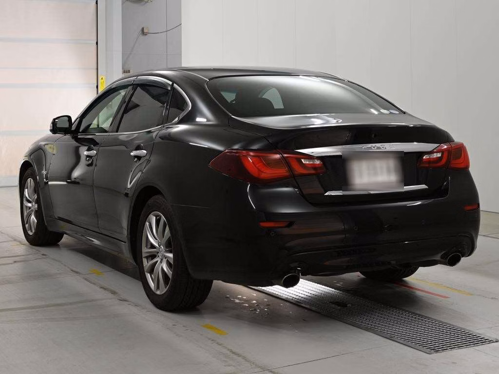 NISSAN FUGA