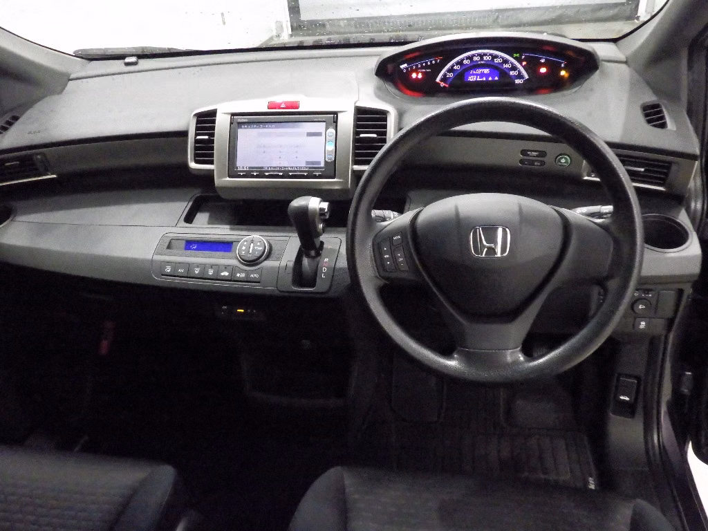 HONDA FREED SPIKE