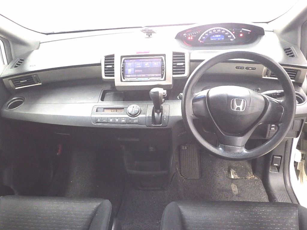 HONDA FREED SPIKE