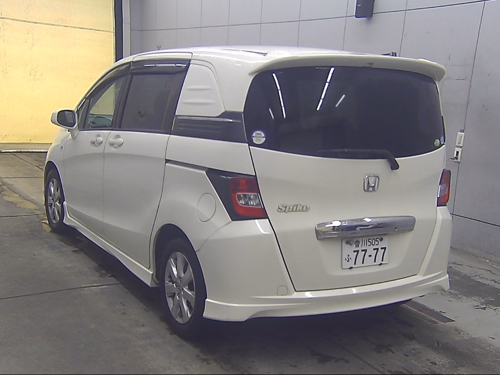 HONDA FREED SPIKE