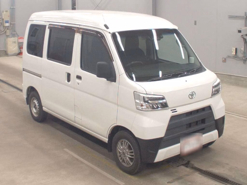 TOYOTA PIXIS VAN