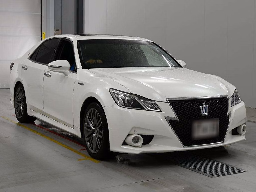 TOYOTA CROWN