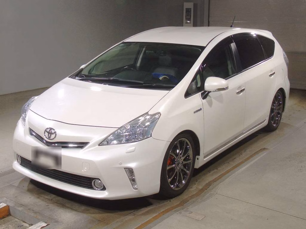 TOYOTA PRIUS ALPHA