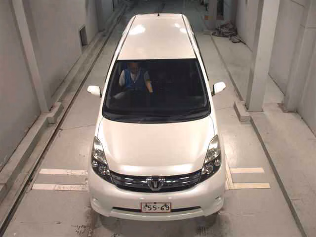 TOYOTA ISIS