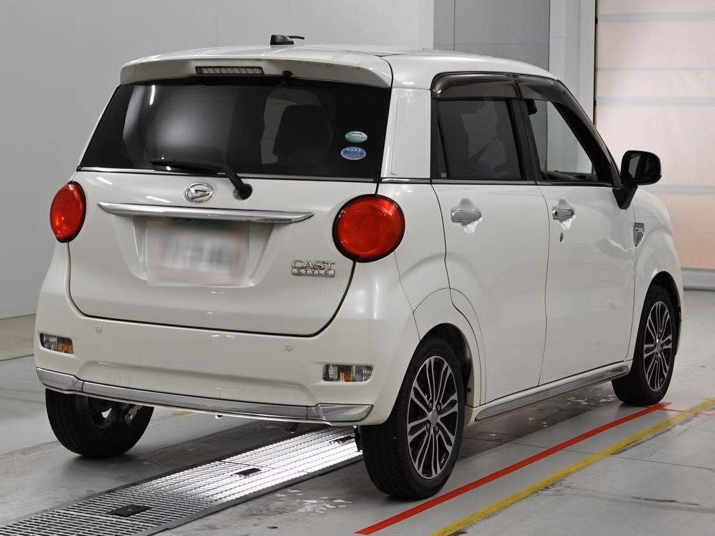 DAIHATSU CAST