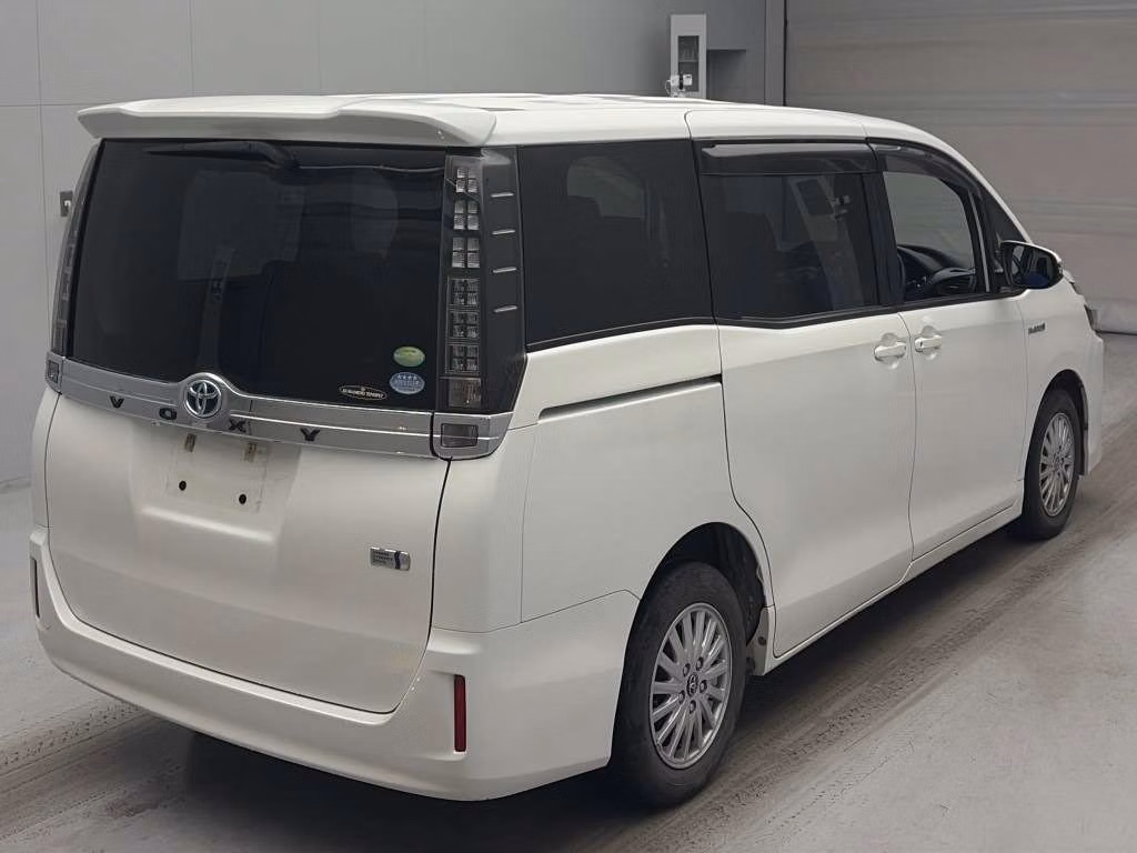 TOYOTA VOXY