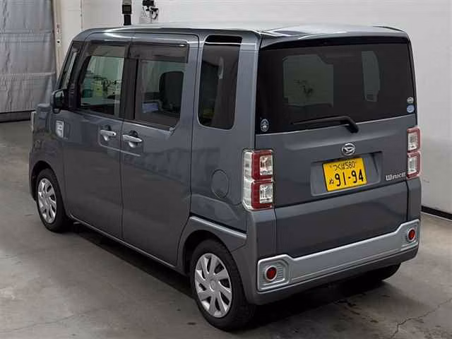 DAIHATSU WAKE