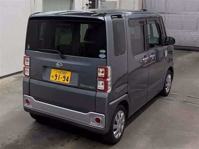 DAIHATSU WAKE
