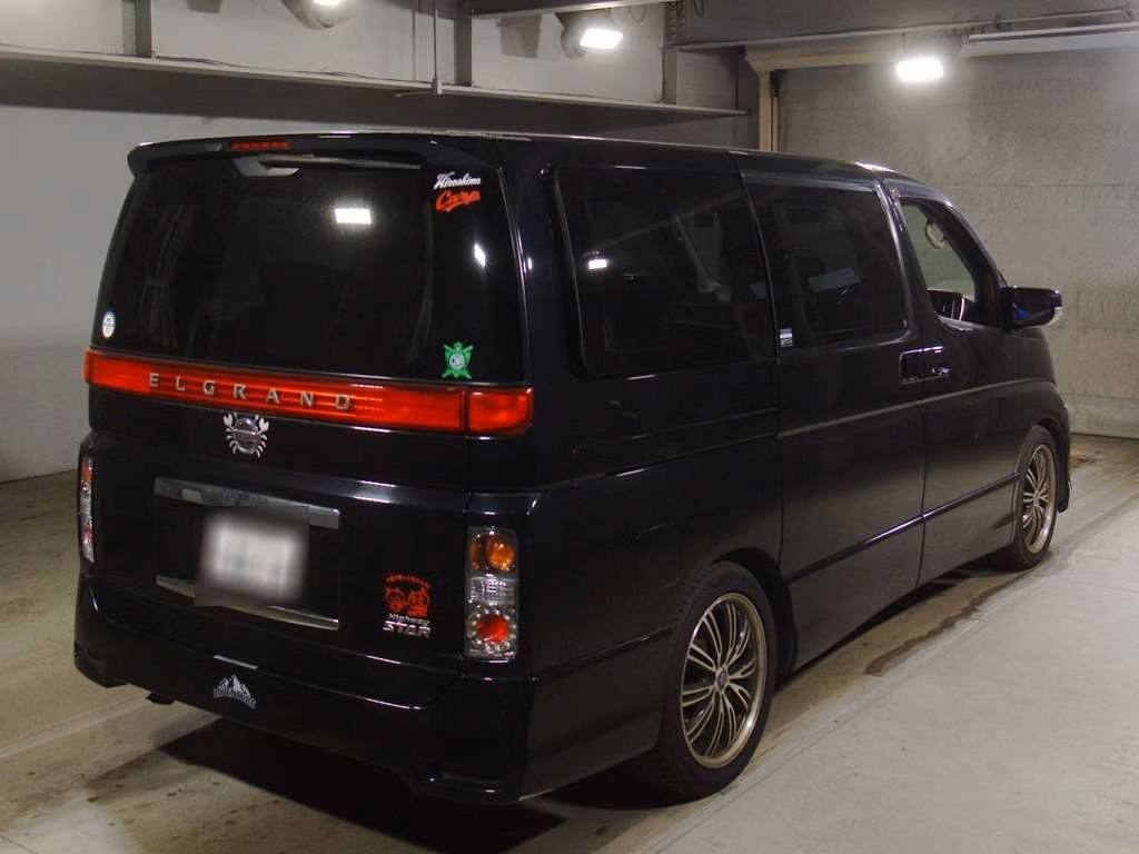 NISSAN ELGRAND