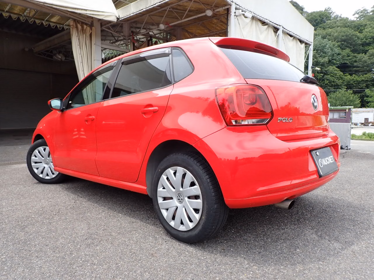 VOLKSWAGEN POLO
