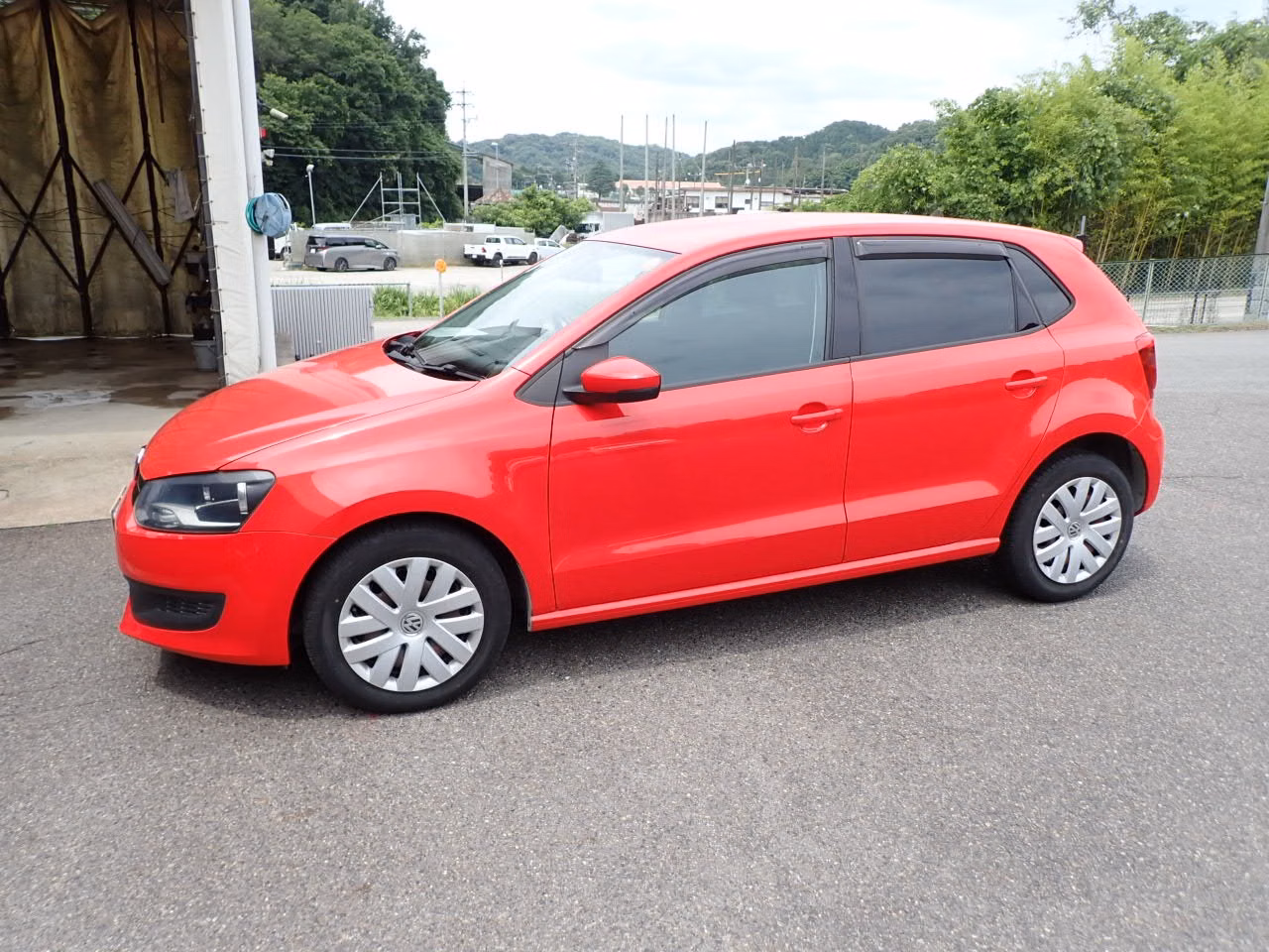VOLKSWAGEN POLO