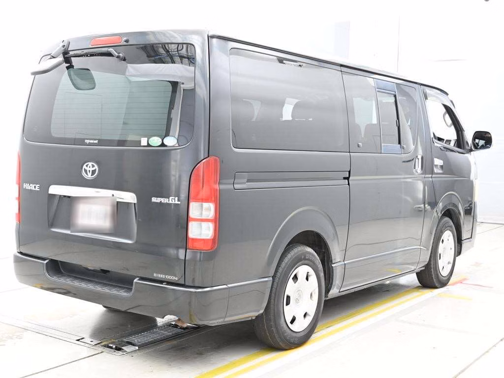 TOYOTA REGIUS ACE