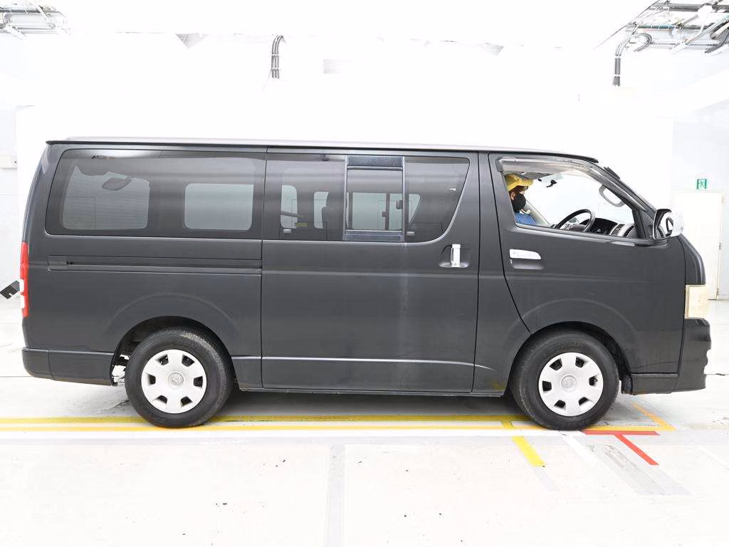 TOYOTA REGIUS ACE
